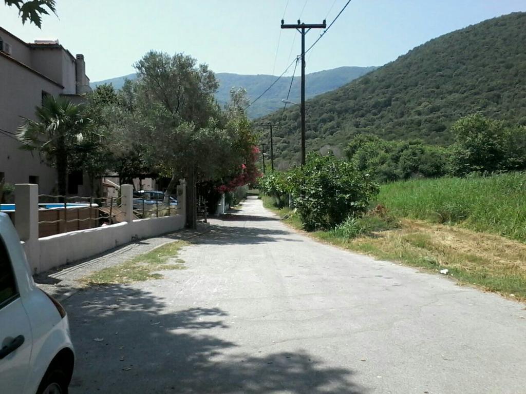 Garden Bungalow Valentina Stavros  Bagian luar foto