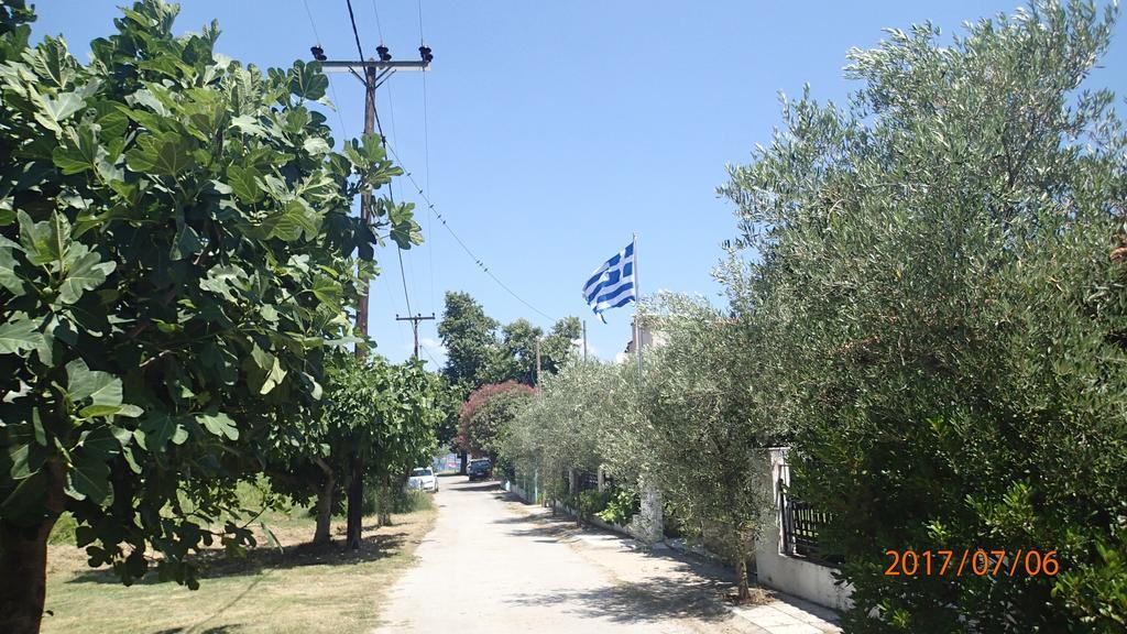 Garden Bungalow Valentina Stavros  Bagian luar foto