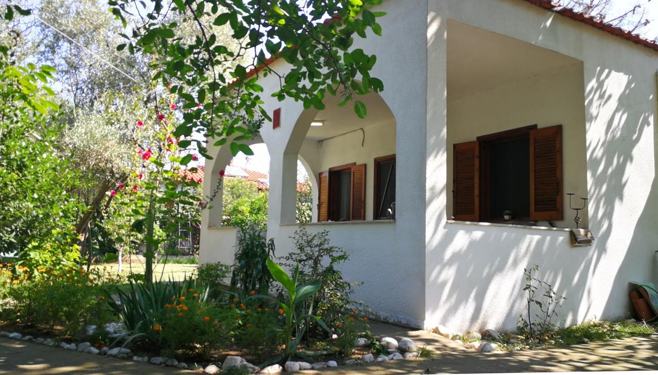 Garden Bungalow Valentina Stavros  Bagian luar foto